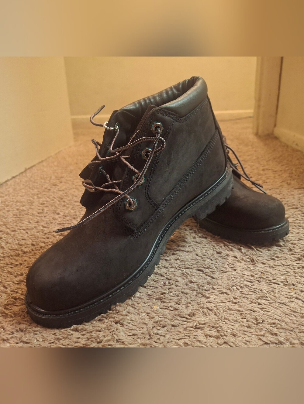 Women's Black Timberland Boots - Durable Lace-Up Ankle Boot Size 9